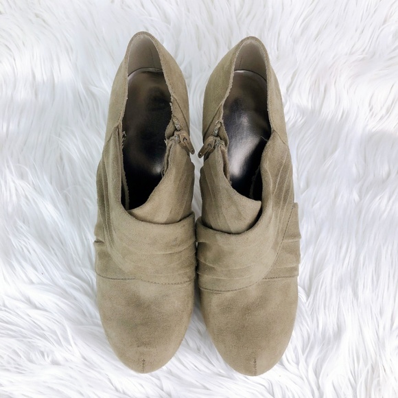 Ruched Platform Heeled Booties - Picture 2 of 5